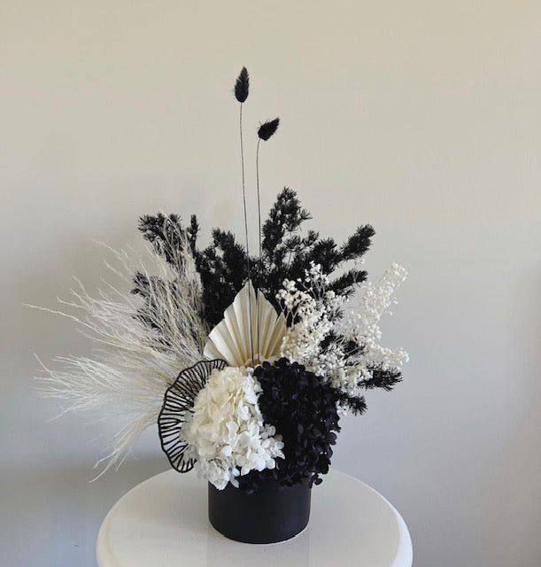 Mia - Medium Arrangement