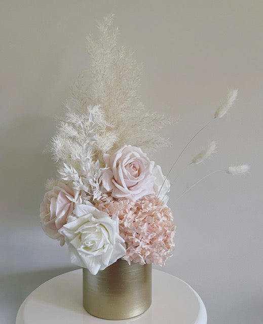 Allison - Medium Arrangement